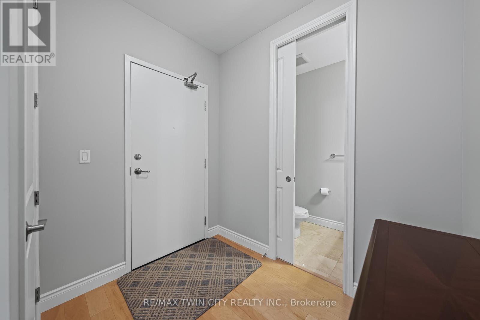 706 - 223 Erb Street W, Waterloo, Ontario  N2L 0B3 - Photo 8 - X12370834