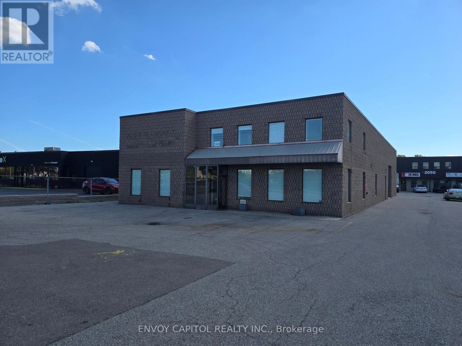 2040 Speers Road, Oakville, Ontario  L6L 2X8 - Photo 2 - W12442380
