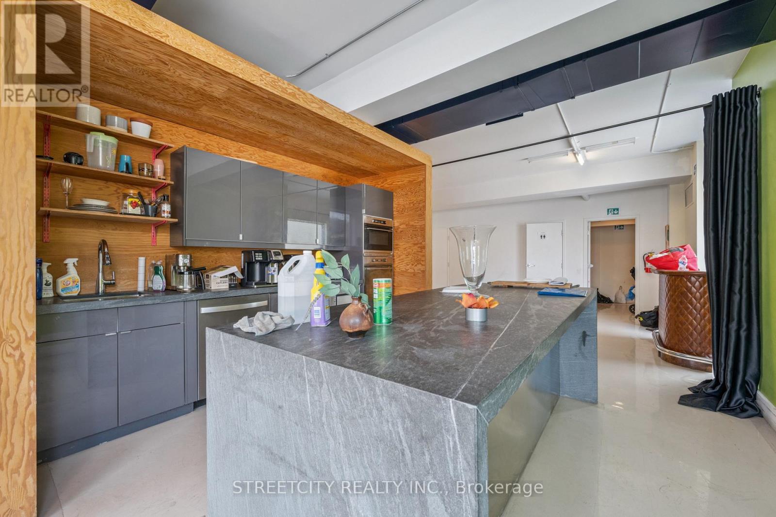 837 Dundas Street W, Toronto, Ontario  M6J 1V4 - Photo 11 - C12448141