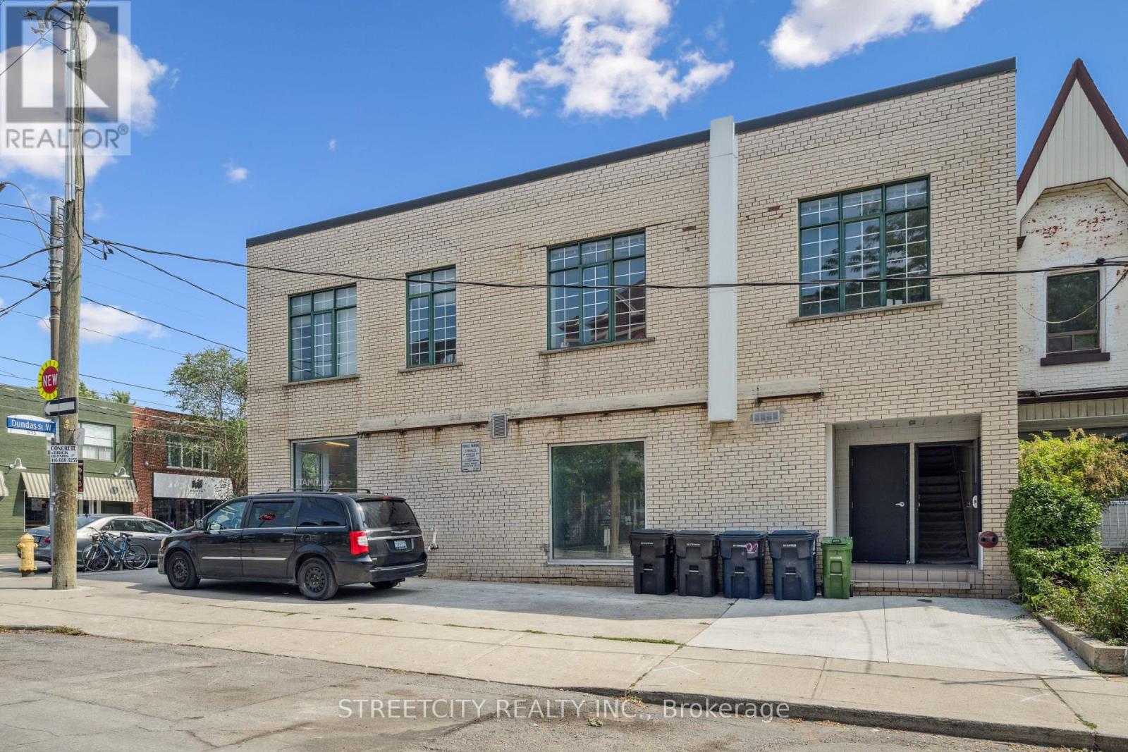 837 Dundas Street W, Toronto, Ontario  M6J 1V4 - Photo 2 - C12448141