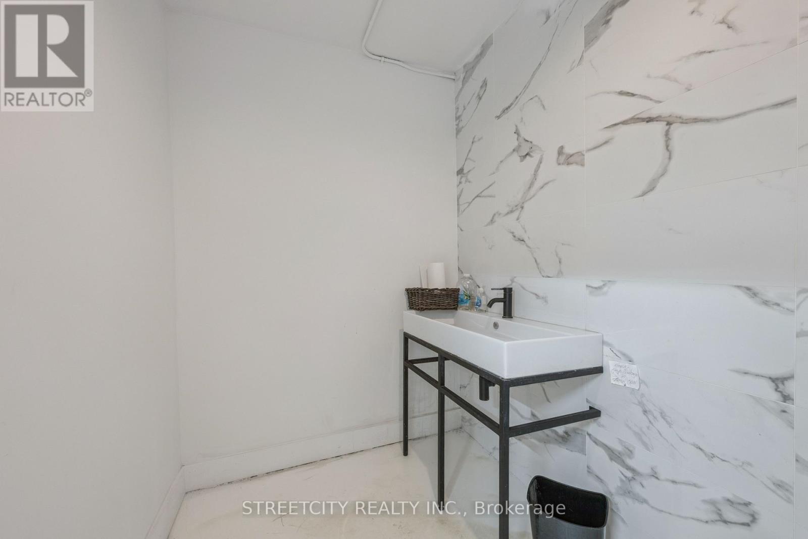 837 Dundas Street W, Toronto, Ontario  M6J 1V4 - Photo 32 - C12448141