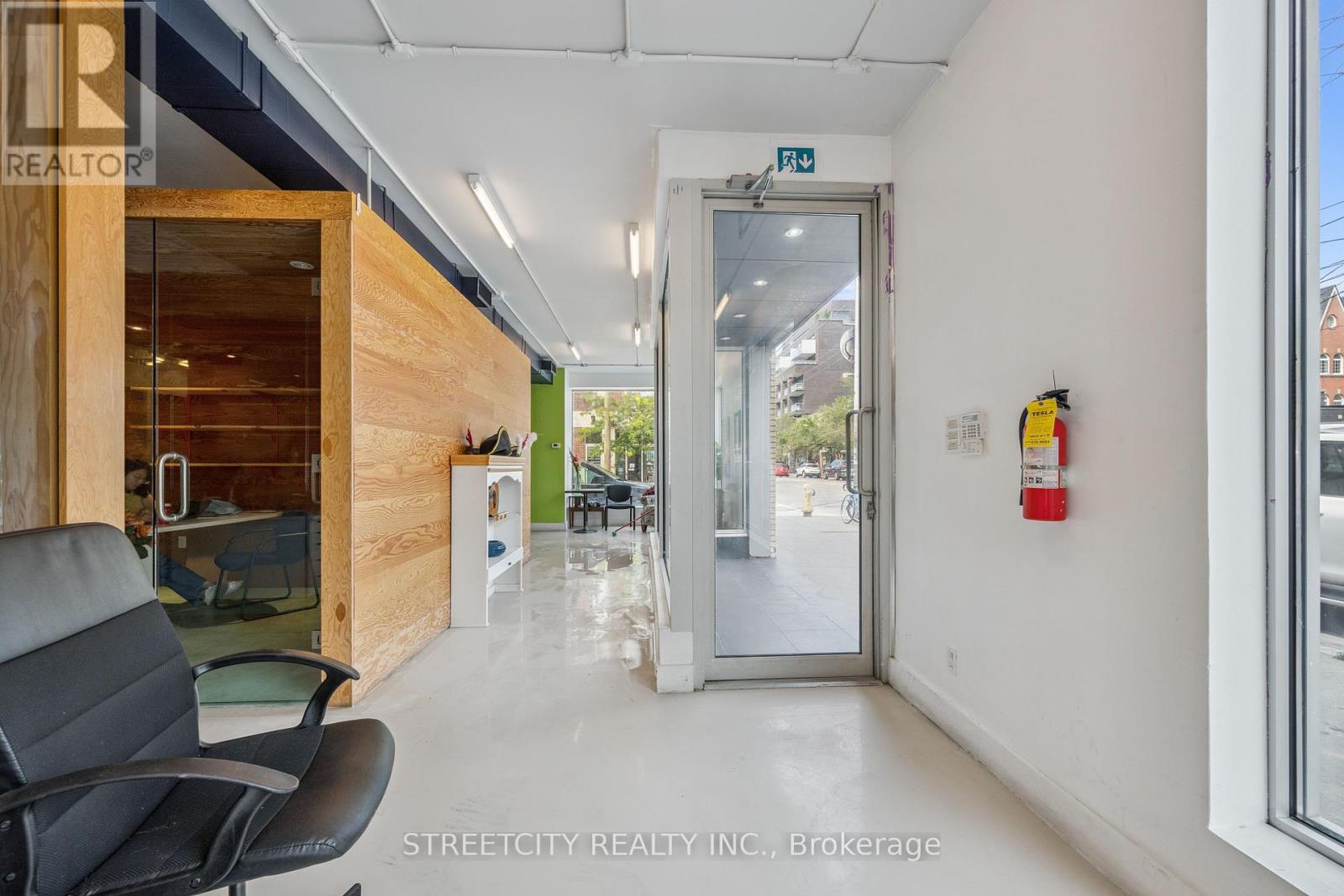 837 Dundas Street W, Toronto, Ontario  M6J 1V4 - Photo 5 - C12448141