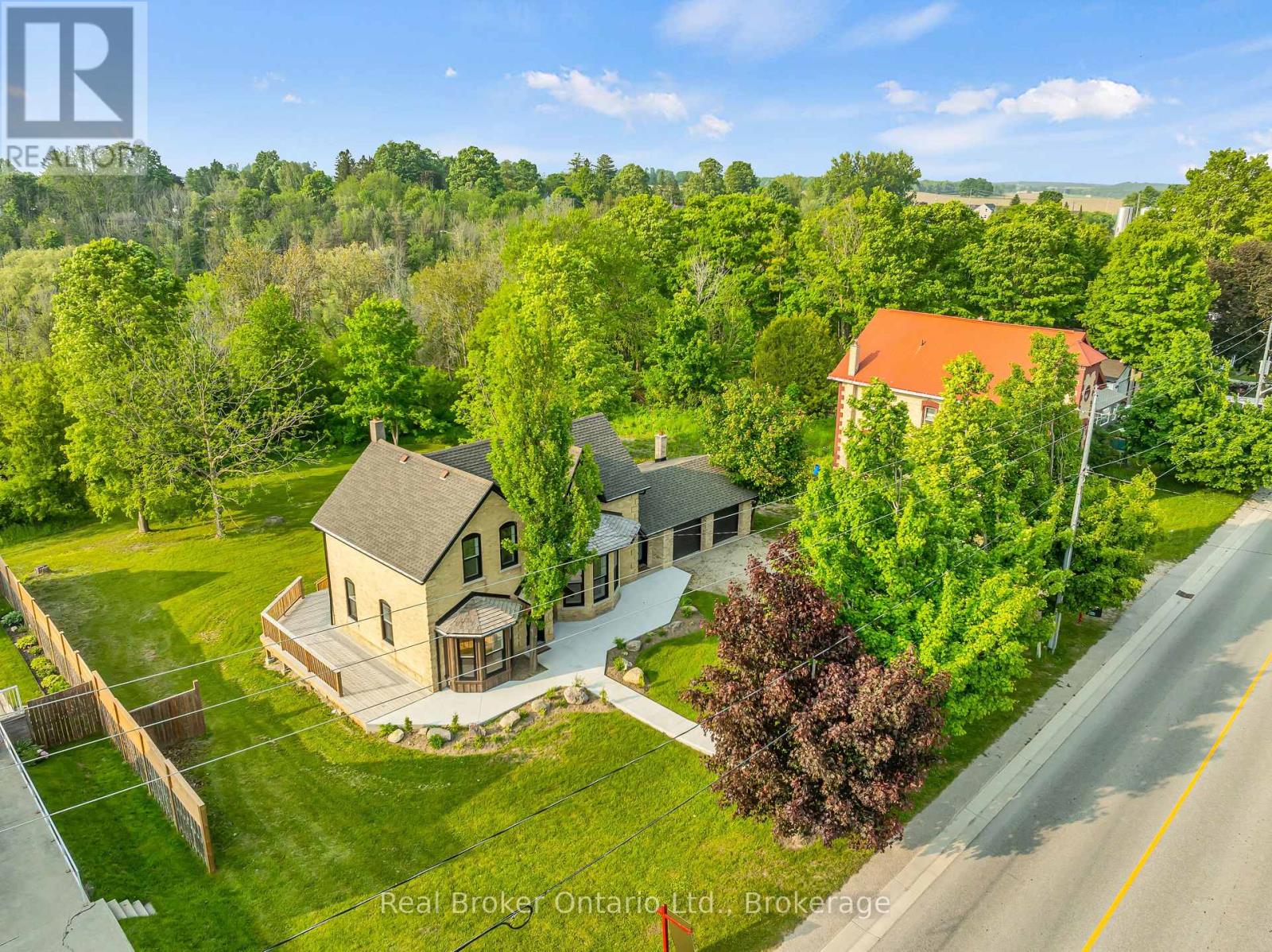 16 HILLCREST STREET W, South Bruce, Ontario