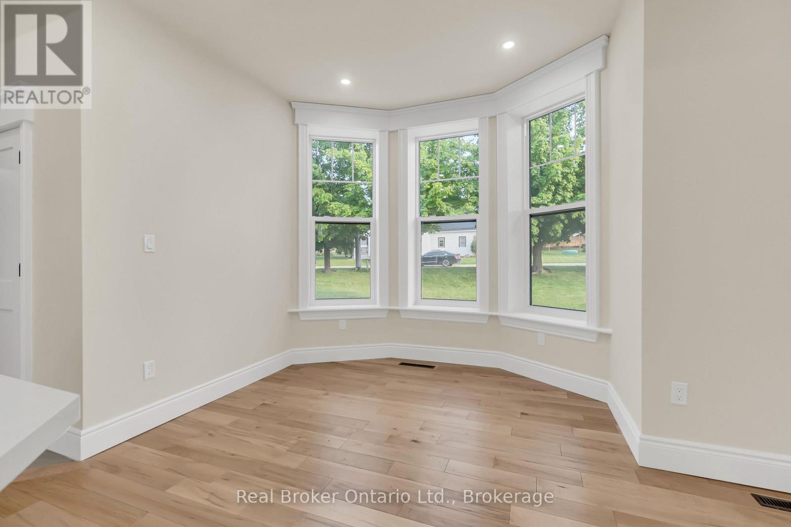16 Hillcrest Street W, South Bruce, Ontario  N0G 2S0 - Photo 17 - X12448163