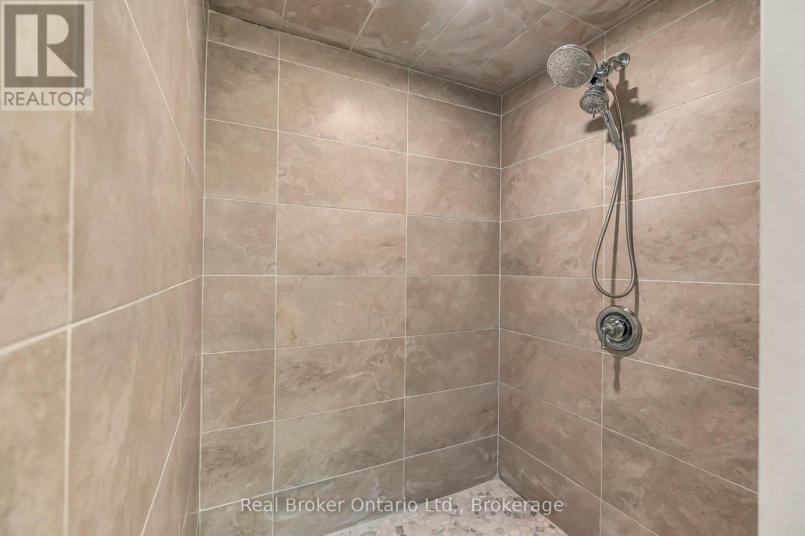 16 Hillcrest Street W, South Bruce, Ontario  N0G 2S0 - Photo 31 - X12448163