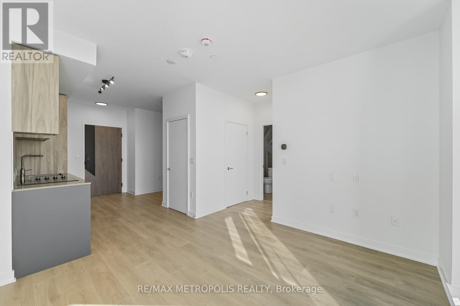 204 - 1037 The Queensway, Toronto, Ontario  M8Z 6C7 - Photo 10 - W12448097