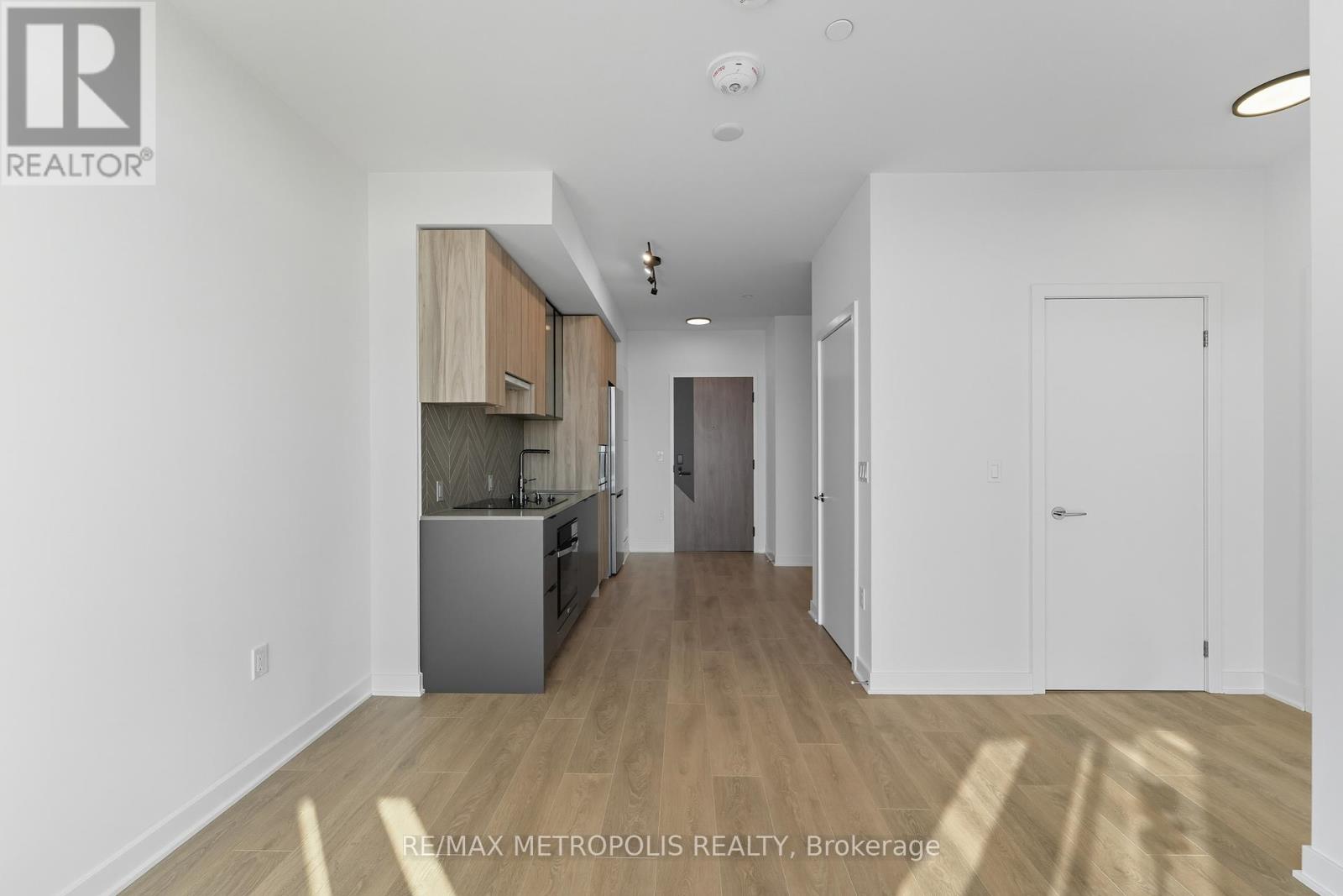 204 - 1037 The Queensway, Toronto, Ontario  M8Z 6C7 - Photo 11 - W12448097