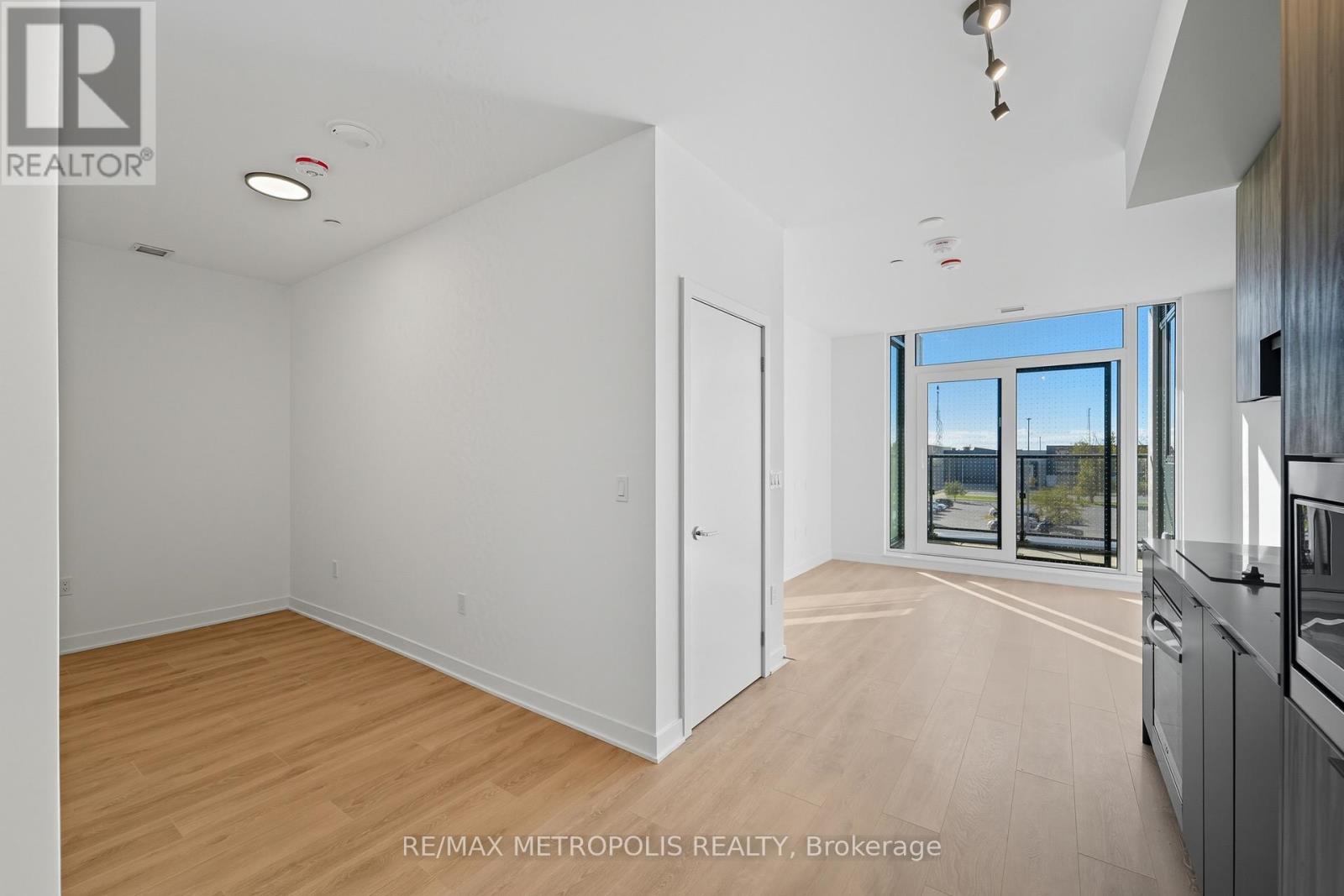 204 - 1037 The Queensway, Toronto, Ontario  M8Z 6C7 - Photo 6 - W12448097