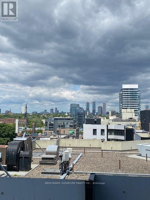725 - 285 Dufferin Street, Toronto, Ontario  M6K 0J2 - Photo 11 - W12448106