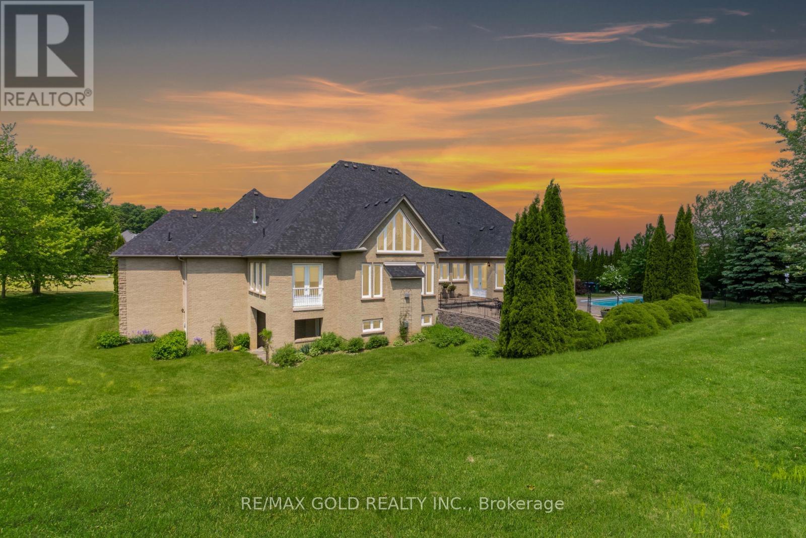 17 Highcrest Road, Caledon, Ontario  L7E 0C2 - Photo 7 - W12198797
