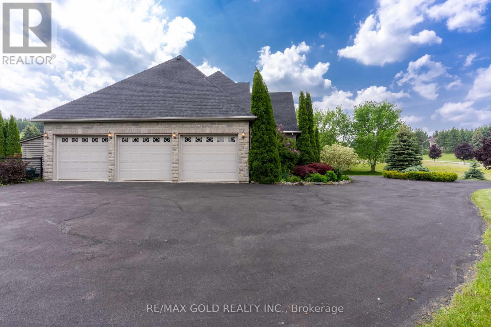 17 Highcrest Road, Caledon, Ontario  L7E 0C2 - Photo 49 - W12198797