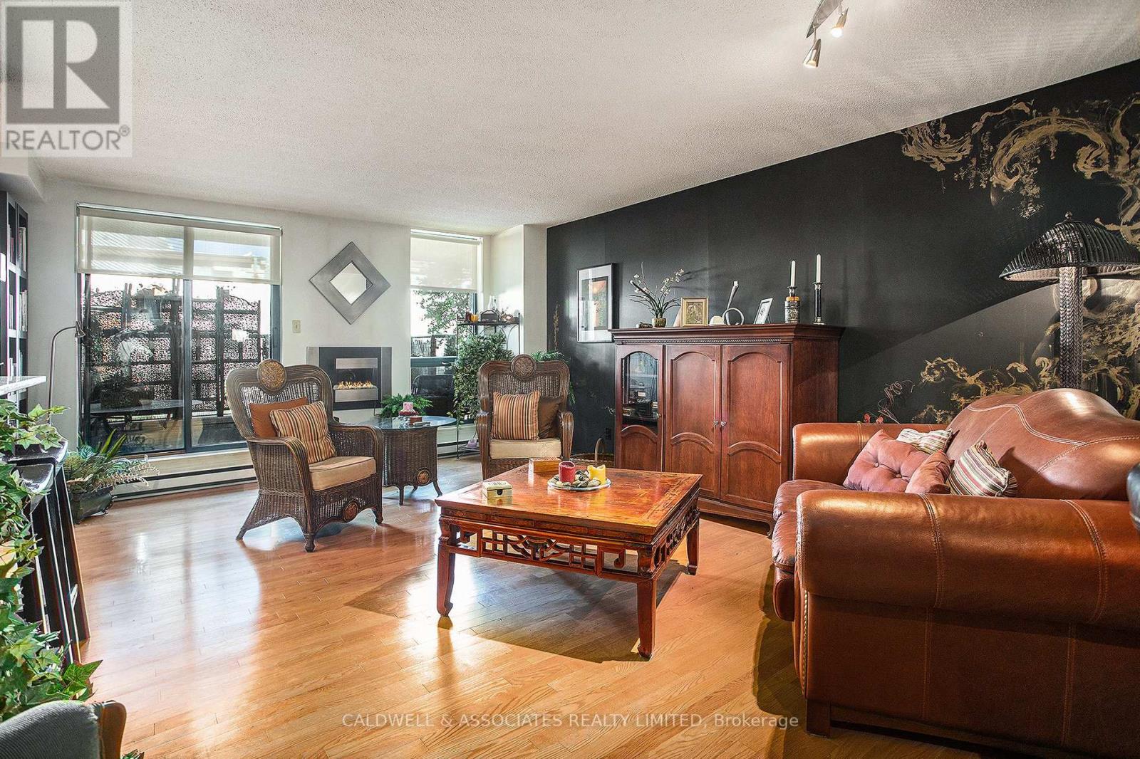 104 - 15 Murray Street, Ottawa, Ontario  K1N 9M5 - Photo 4 - X12448123