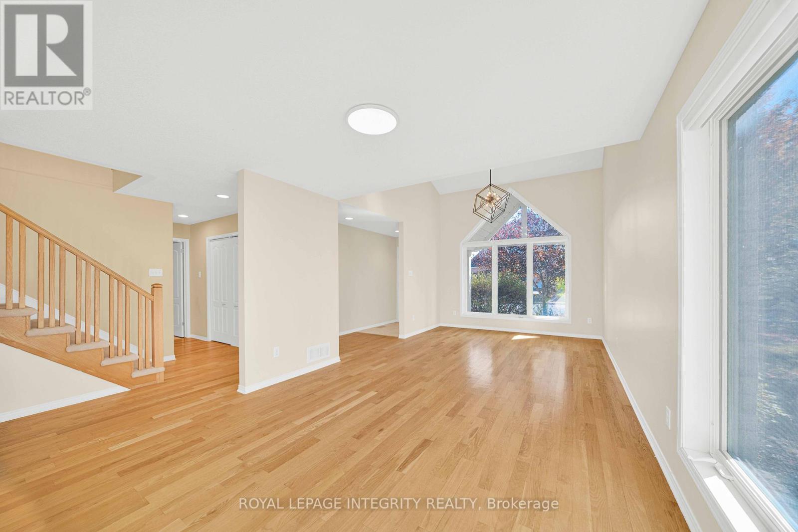 2877 Brigham Way, Ottawa, Ontario  K1T 3Y8 - Photo 5 - X12448137