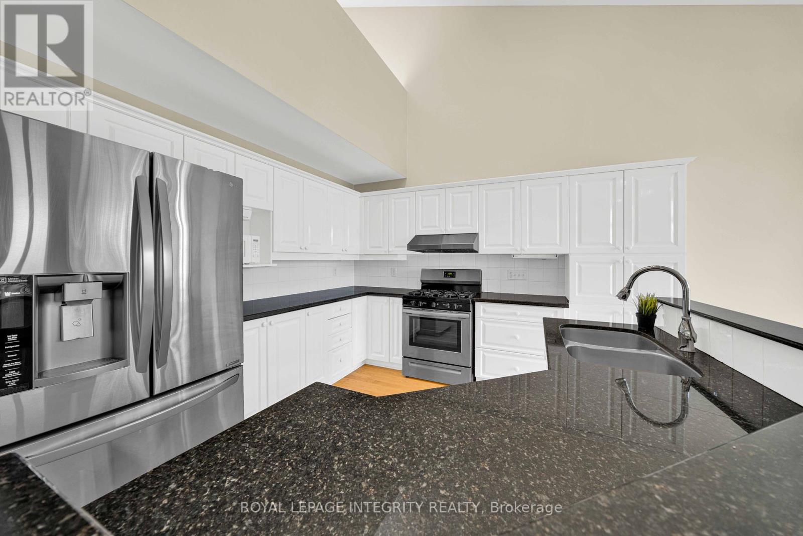 2877 Brigham Way, Ottawa, Ontario  K1T 3Y8 - Photo 9 - X12448137