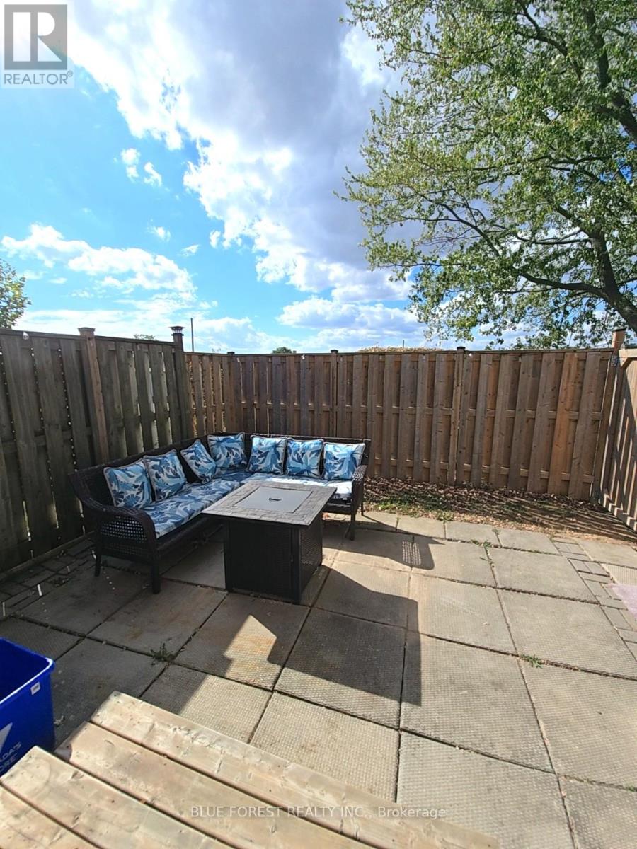 16 - 821 Southdale Road E, London South, Ontario  N6E 1V7 - Photo 21 - X12448156