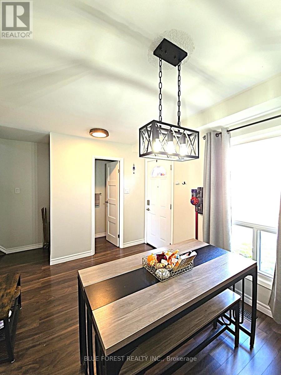 16 - 821 Southdale Road E, London South, Ontario  N6E 1V7 - Photo 3 - X12448156