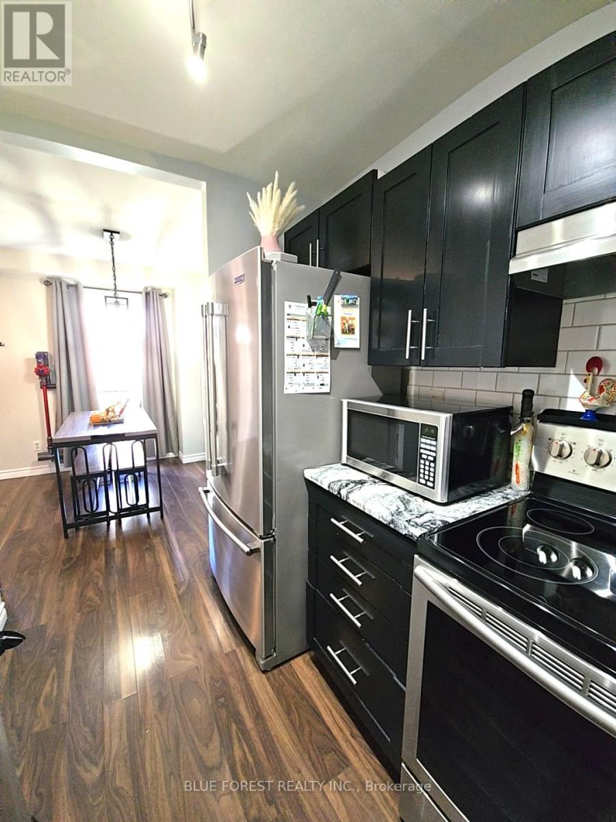16 - 821 Southdale Road E, London South, Ontario  N6E 1V7 - Photo 7 - X12448156