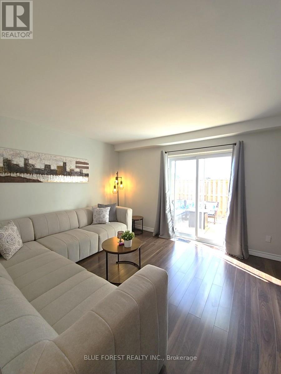 16 - 821 Southdale Road E, London South, Ontario  N6E 1V7 - Photo 9 - X12448156