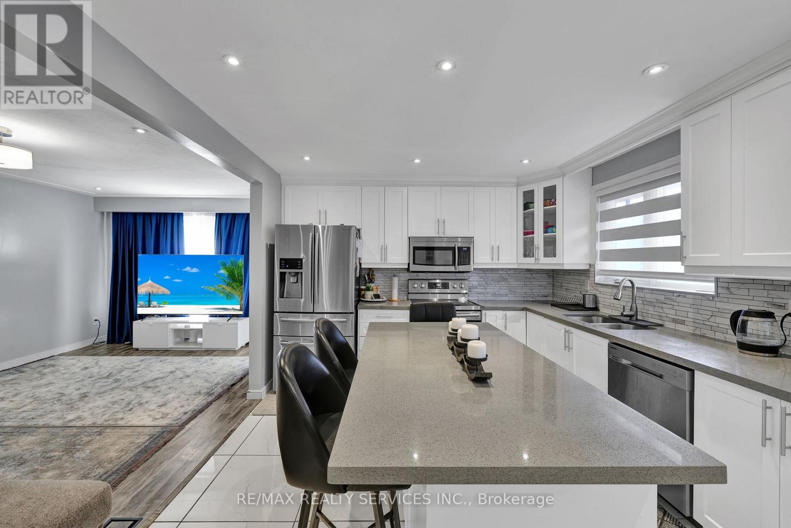 728 West 5th Street, Hamilton, Ontario  L9C 3R2 - Photo 8 - X12448094