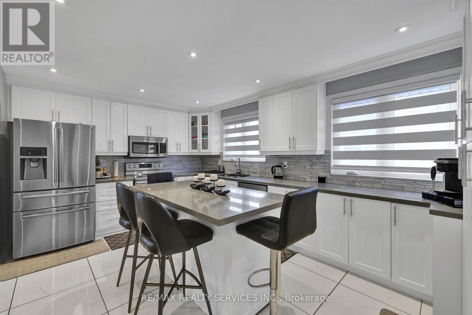 728 West 5th Street, Hamilton, Ontario  L9C 3R2 - Photo 9 - X12448094