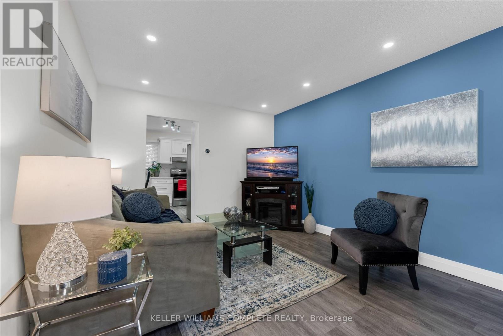 58 Nordale Crescent, Hamilton (Stoney Creek Mountain), Ontario  L8J 1H1 - Photo 5 - X12448101