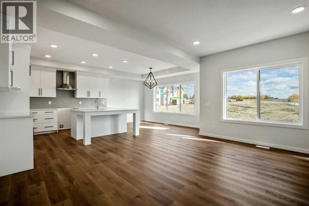 27 Heritage Link, Cochrane, Alberta  T4C 2J8 - Photo 5 - A2249127
