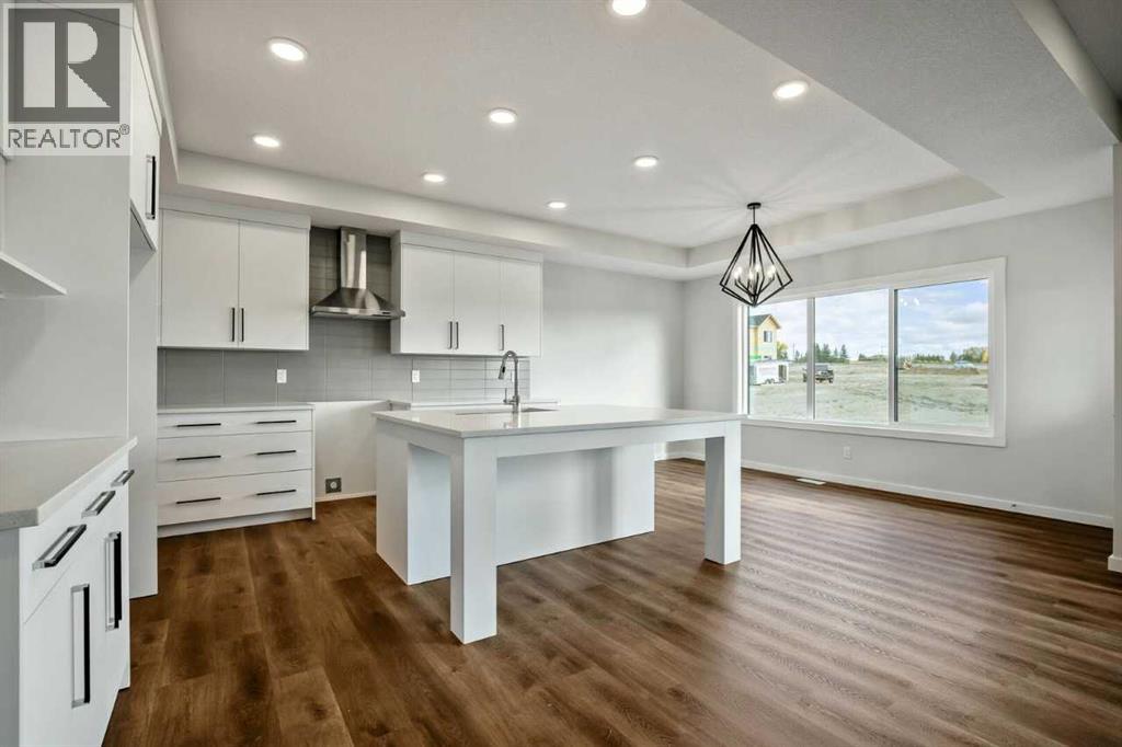 27 Heritage Link, Cochrane, Alberta  T4C 2J8 - Photo 6 - A2249127