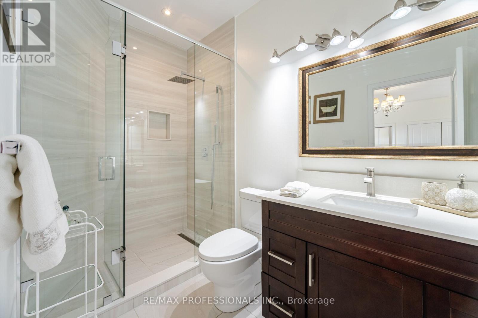2 The Keanegate, Toronto, Ontario  M9B 2B4 - Photo 18 - W12329807