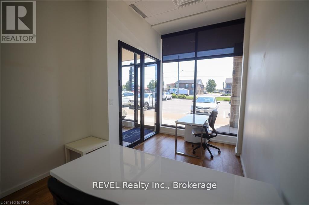 3 - 8685 Lundys Lane, Niagara Falls, Ontario  L2H 1H4 - Photo 3 - X12448130