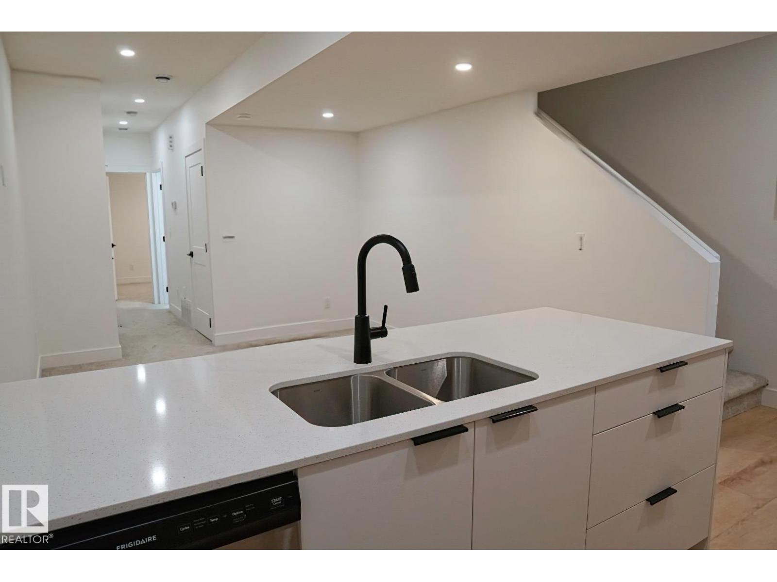 7553 81 Av Nw, Edmonton, Alberta  T6C 0V4 - Photo 48 - E4461062