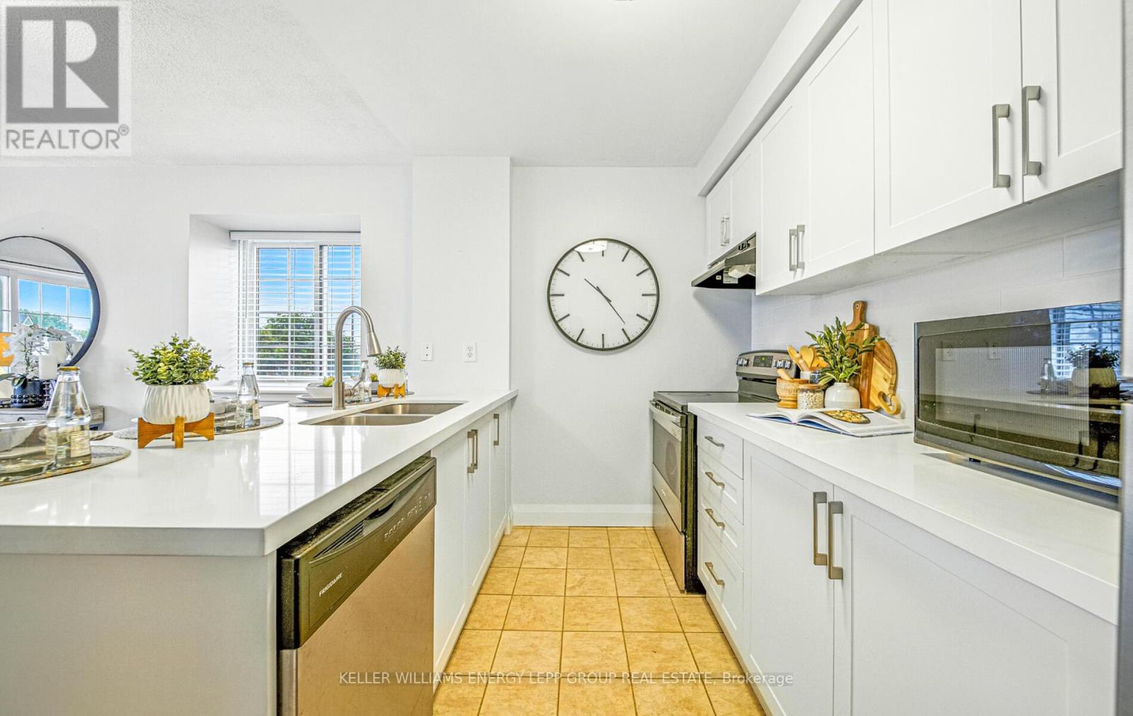 301 - 91 Aspen Springs Drive, Clarington, Ontario  L1C 5J9 - Photo 2 - E12448055