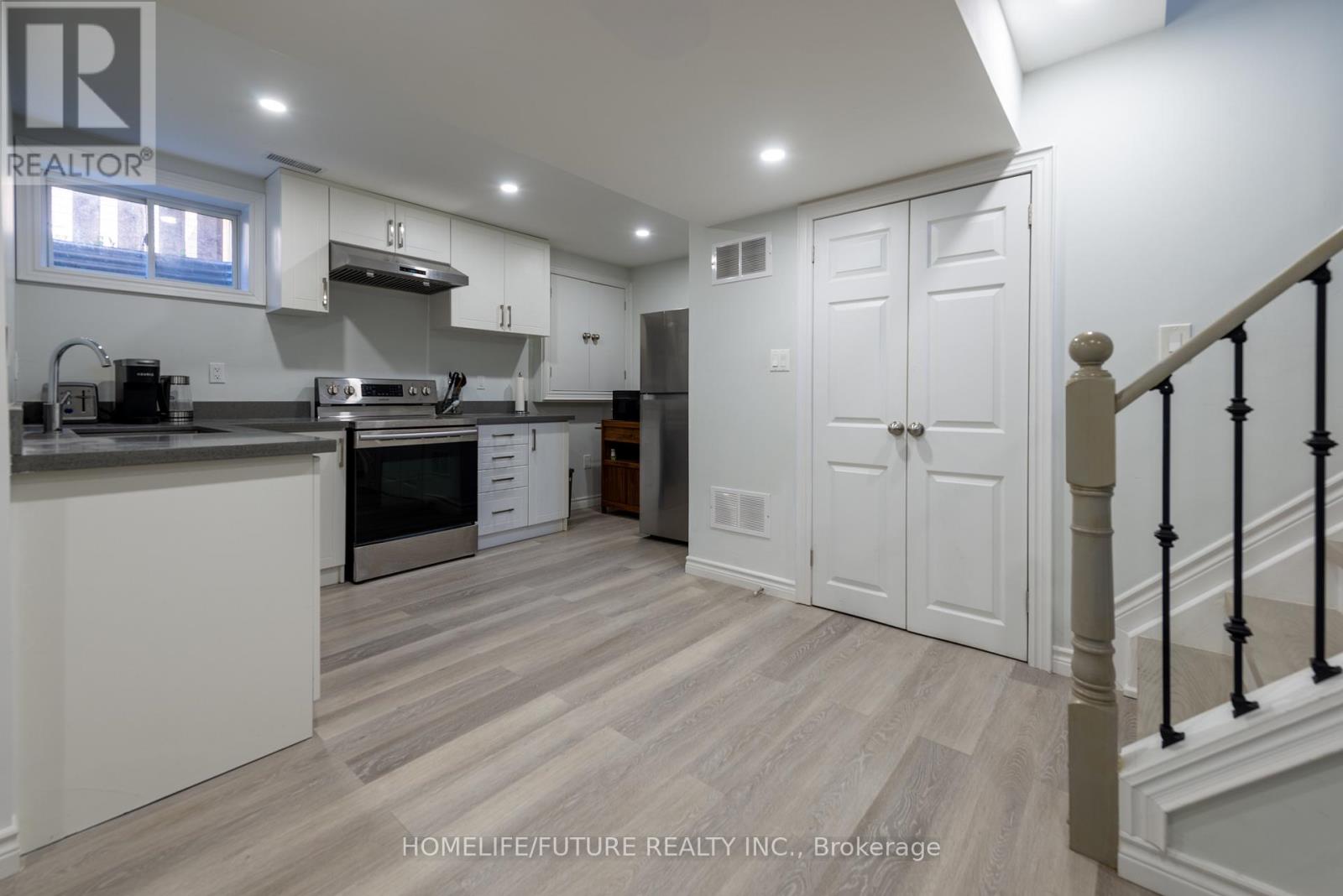 264 Holbeach Court, Waterloo, Ontario  N2J 4Y7 - Photo 39 - X12385280