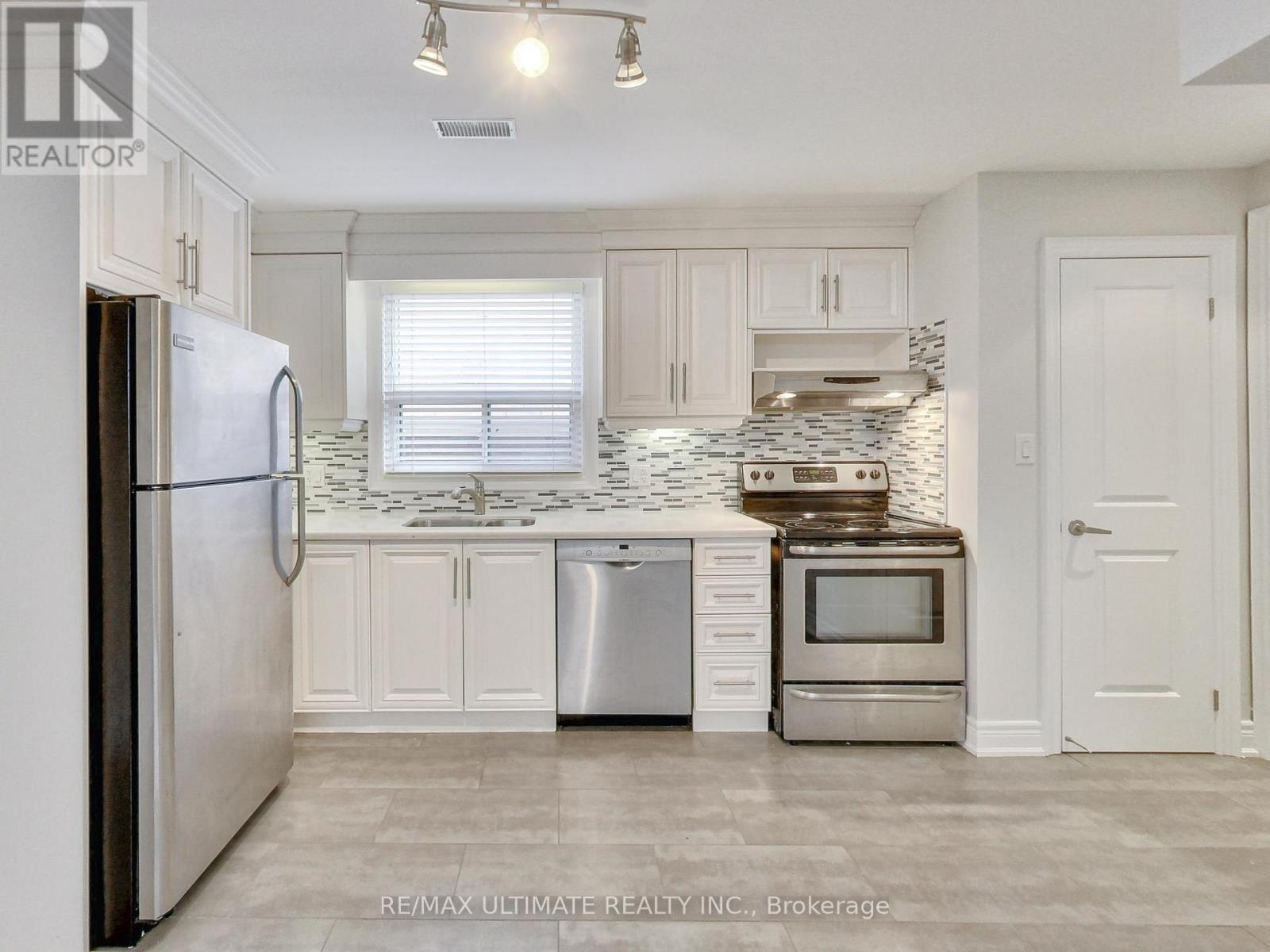 Apt #2 - 40 Ashbury Avenue, Toronto, Ontario  M6E 1V7 - Photo 8 - C12448118