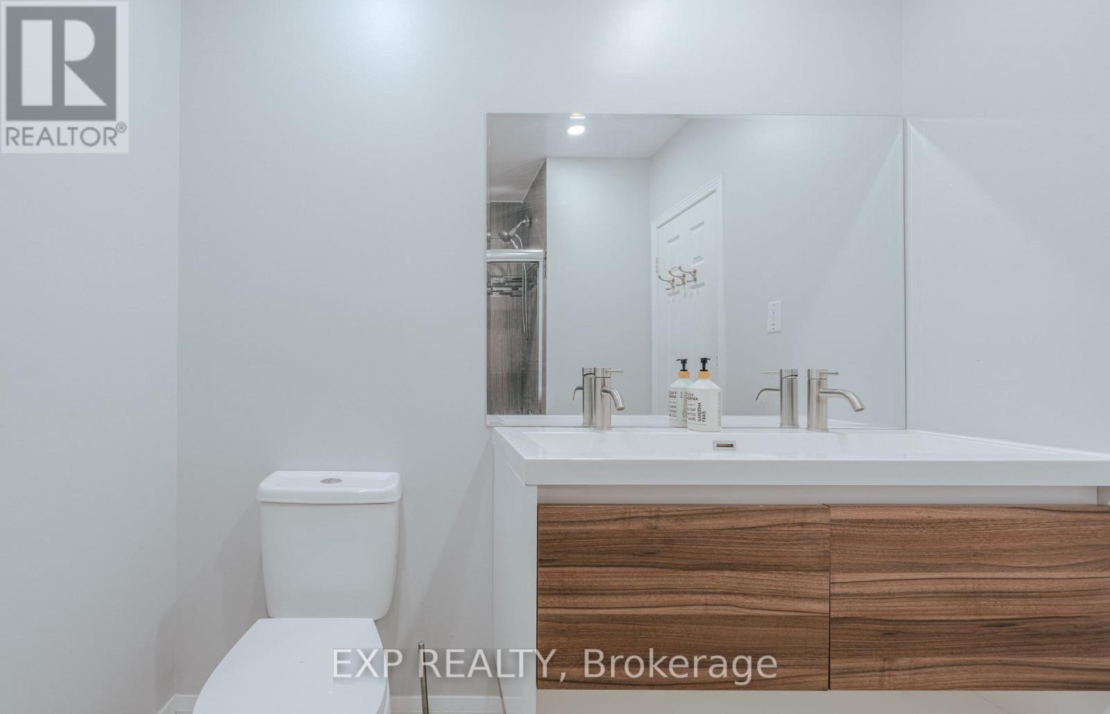 72 Billington Crescent, Toronto, Ontario  M3A 2G6 - Photo 10 - C12448139