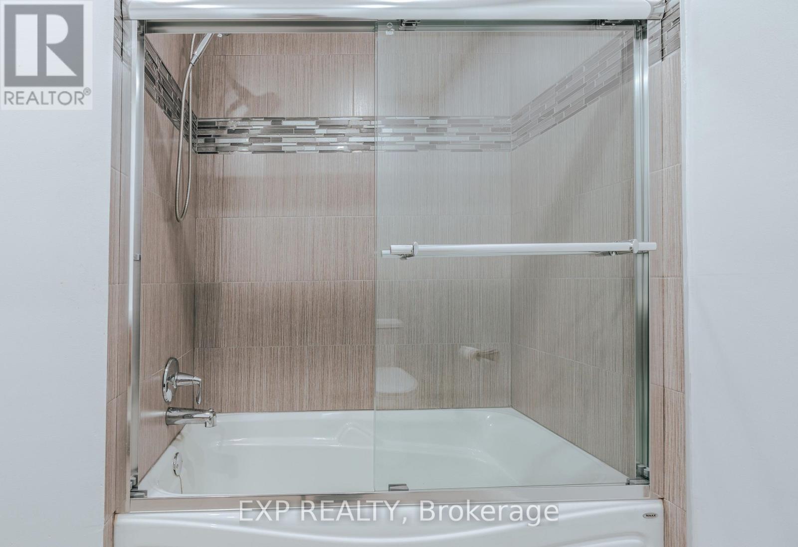 72 Billington Crescent, Toronto, Ontario  M3A 2G6 - Photo 11 - C12448139