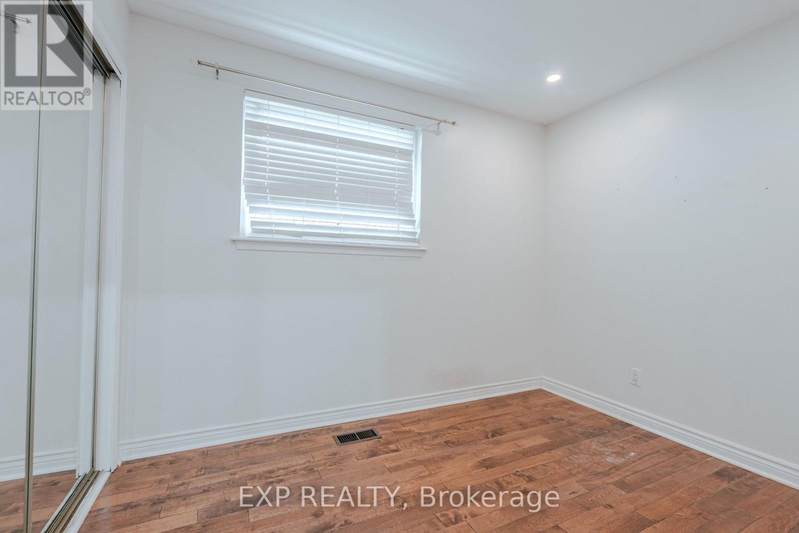 72 Billington Crescent, Toronto, Ontario  M3A 2G6 - Photo 12 - C12448139
