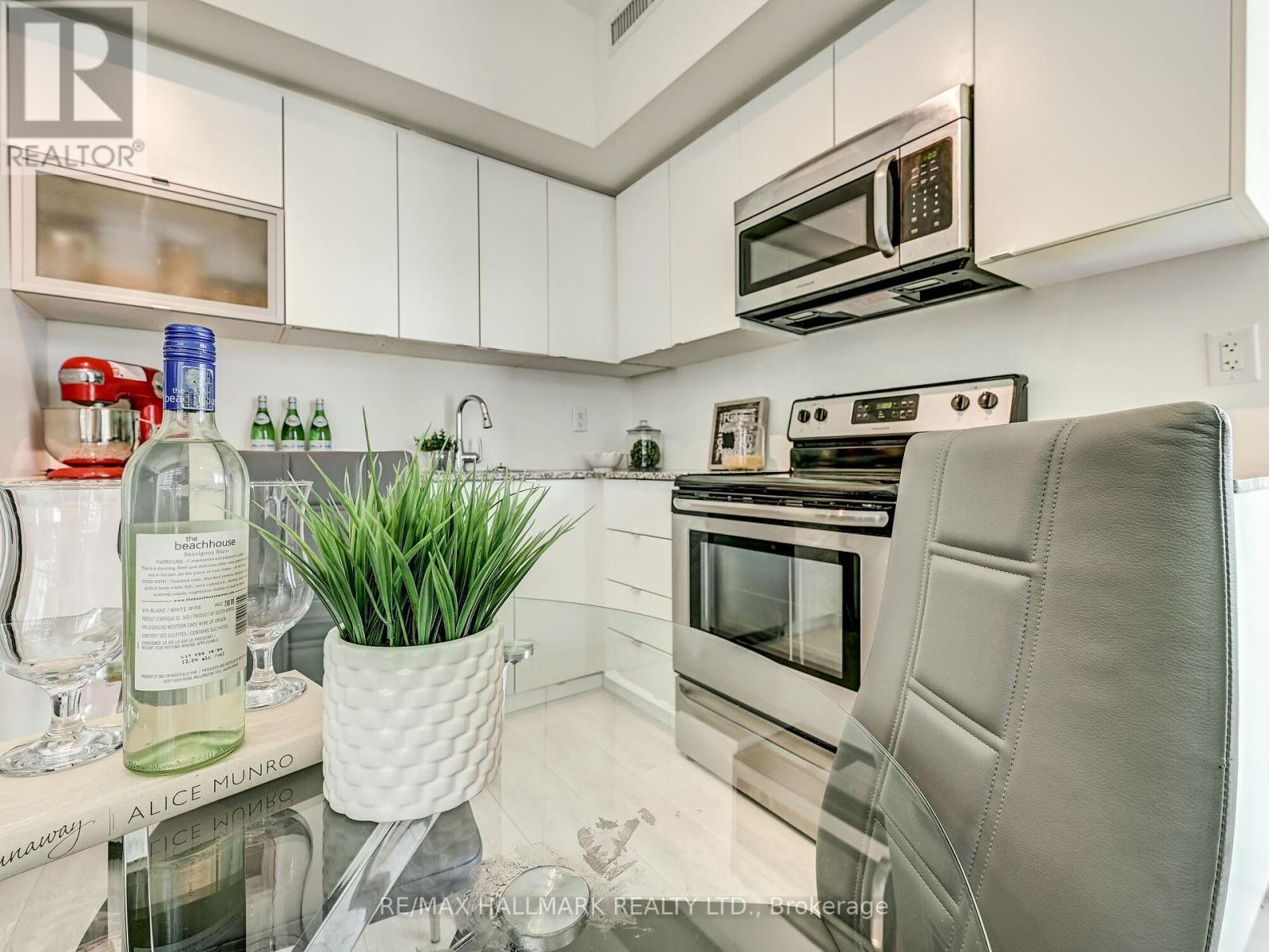 704 - 150 East Liberty Street, Toronto (Niagara), Ontario  M6K 3R5 - Photo 13 - C12448159
