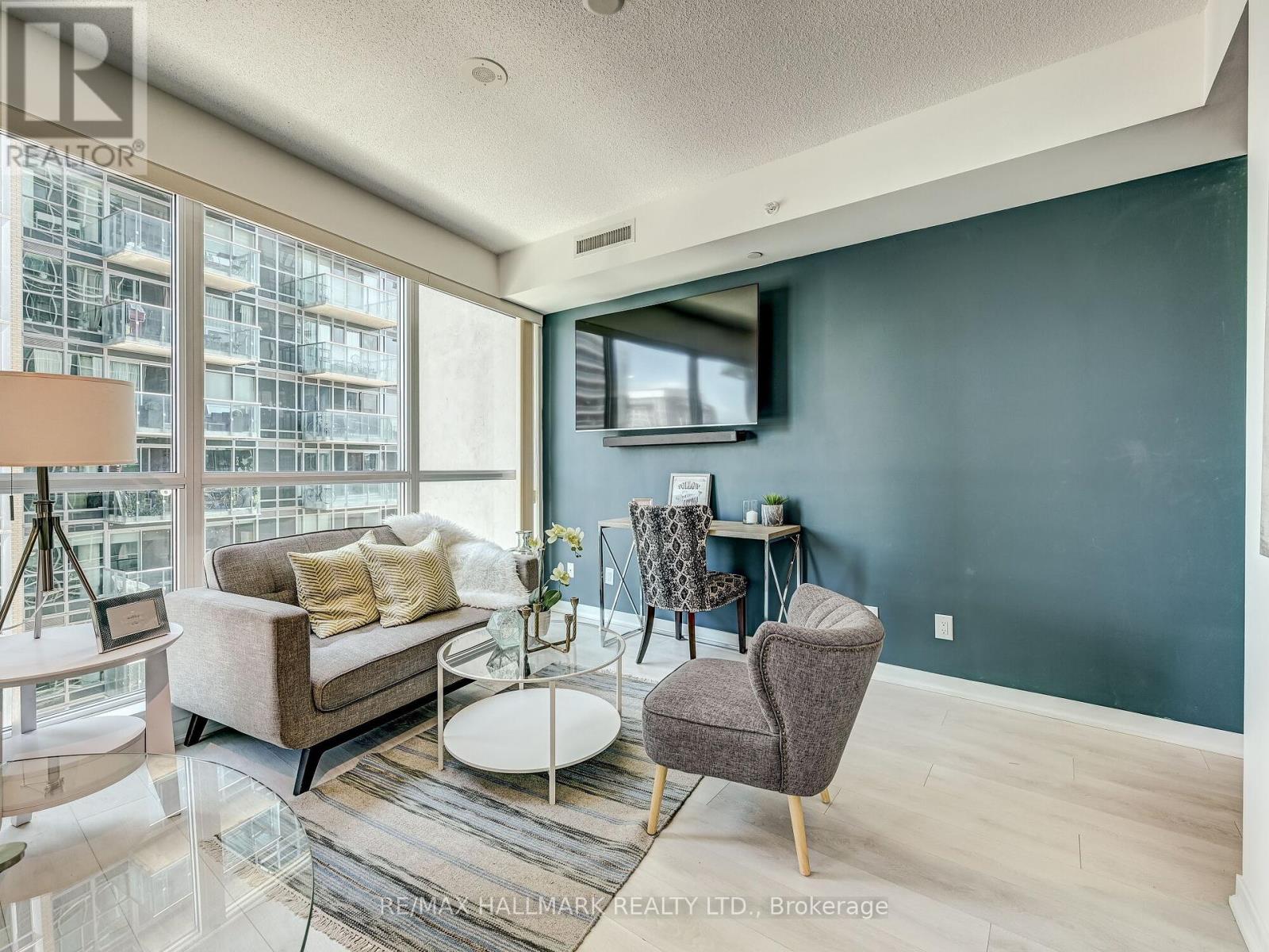 704 - 150 East Liberty Street, Toronto (Niagara), Ontario  M6K 3R5 - Photo 2 - C12448159