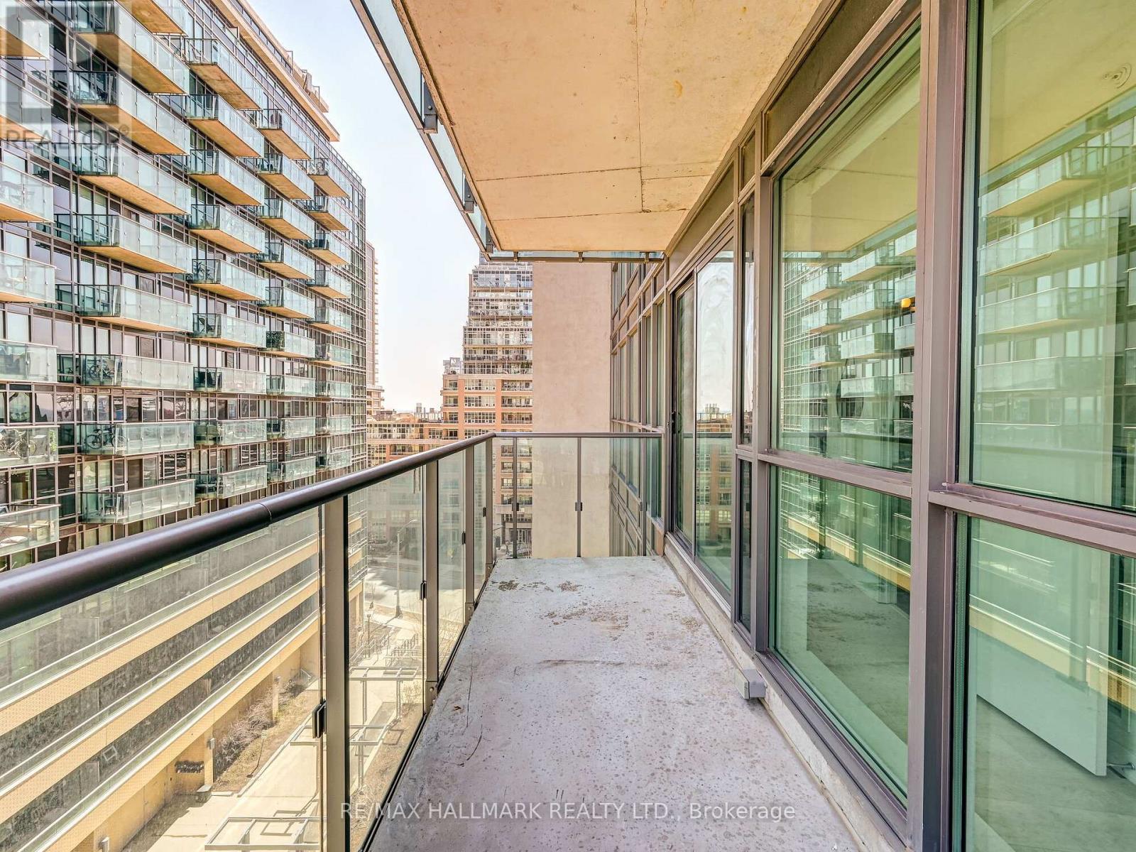 704 - 150 East Liberty Street, Toronto (Niagara), Ontario  M6K 3R5 - Photo 25 - C12448159