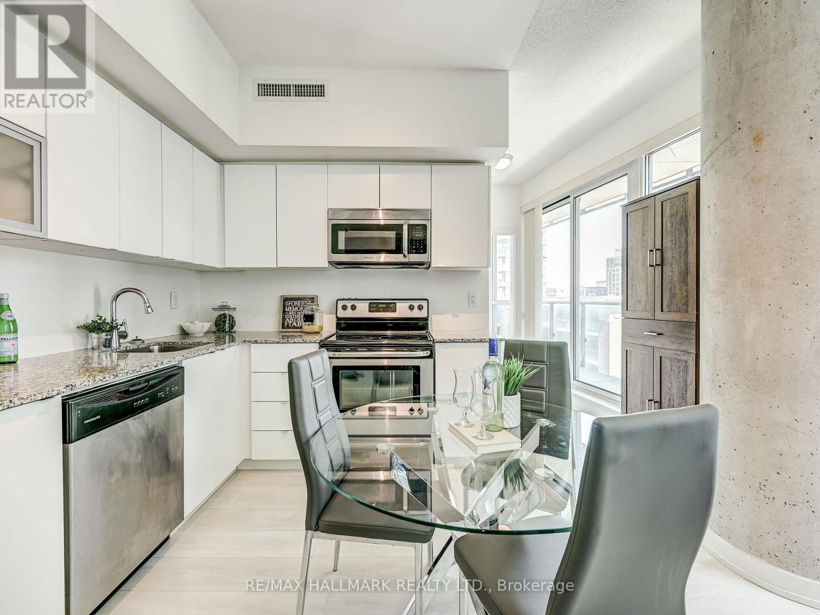 704 - 150 East Liberty Street, Toronto (Niagara), Ontario  M6K 3R5 - Photo 7 - C12448159