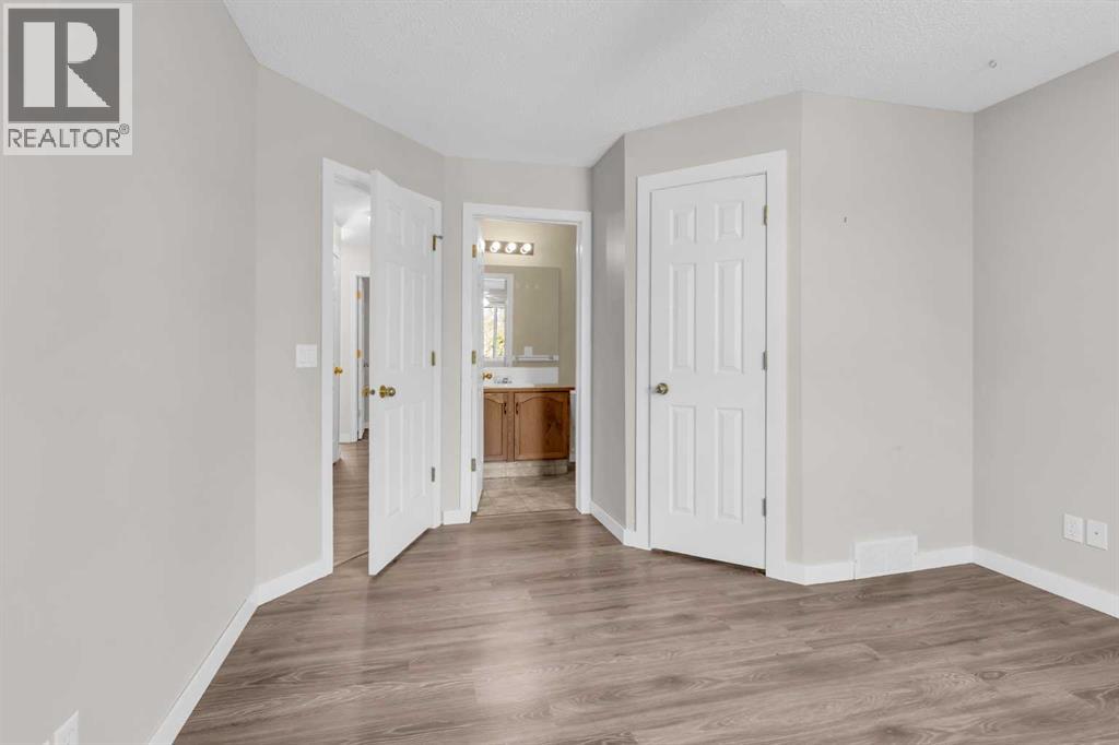 110 West Creek Bay, Chestermere, Alberta  T1X 1K7 - Photo 20 - A2262218