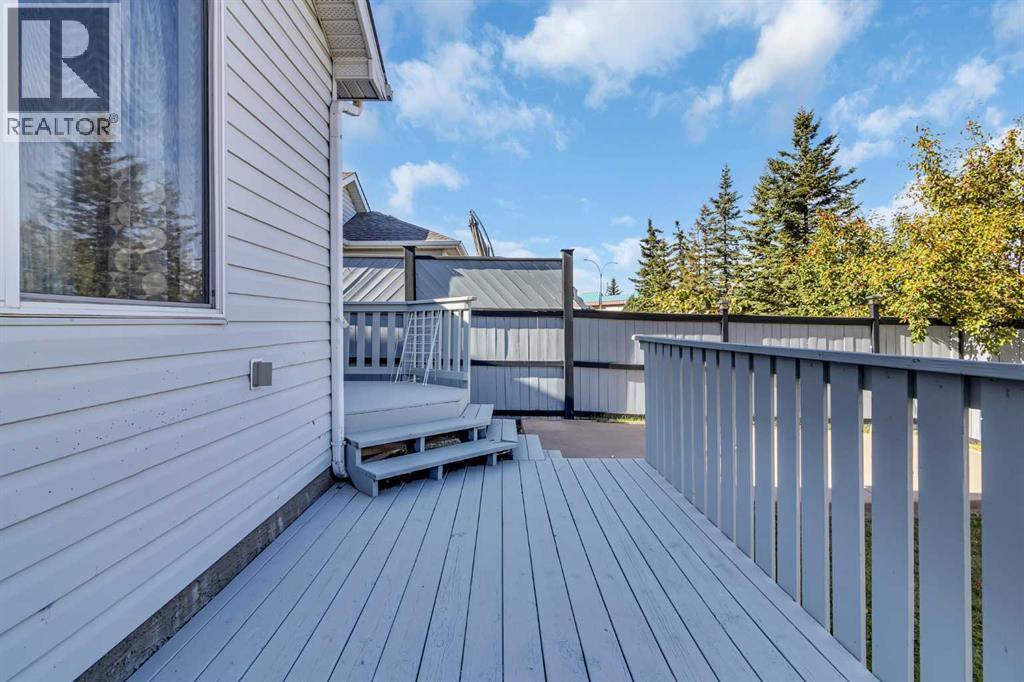 110 West Creek Bay, Chestermere, Alberta  T1X 1K7 - Photo 37 - A2262218