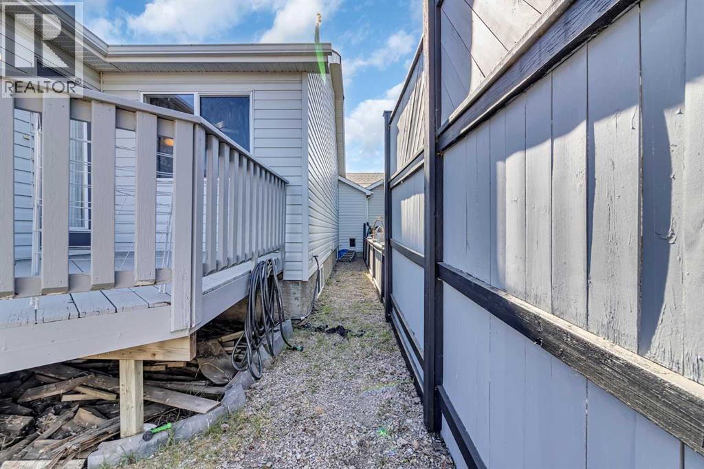 110 West Creek Bay, Chestermere, Alberta  T1X 1K7 - Photo 38 - A2262218
