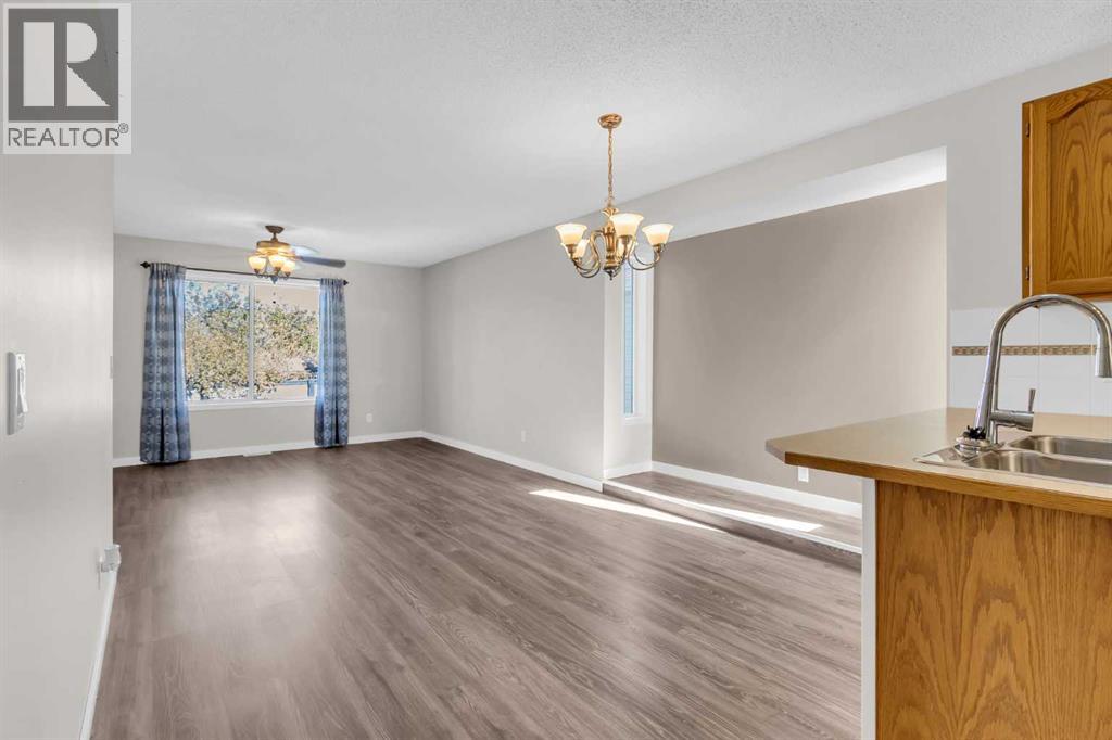 110 West Creek Bay, Chestermere, Alberta  T1X 1K7 - Photo 9 - A2262218