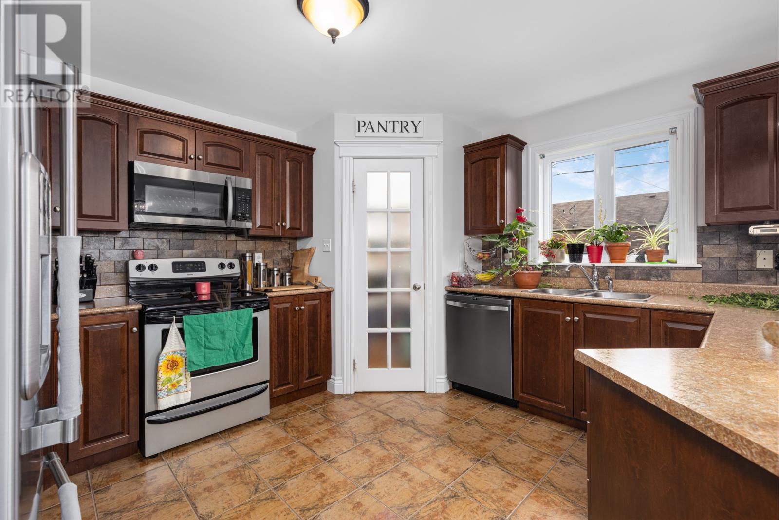 26 Camelot Crescent, Paradise, Newfoundland & Labrador  A1L 0L4 - Photo 5 - 1291229