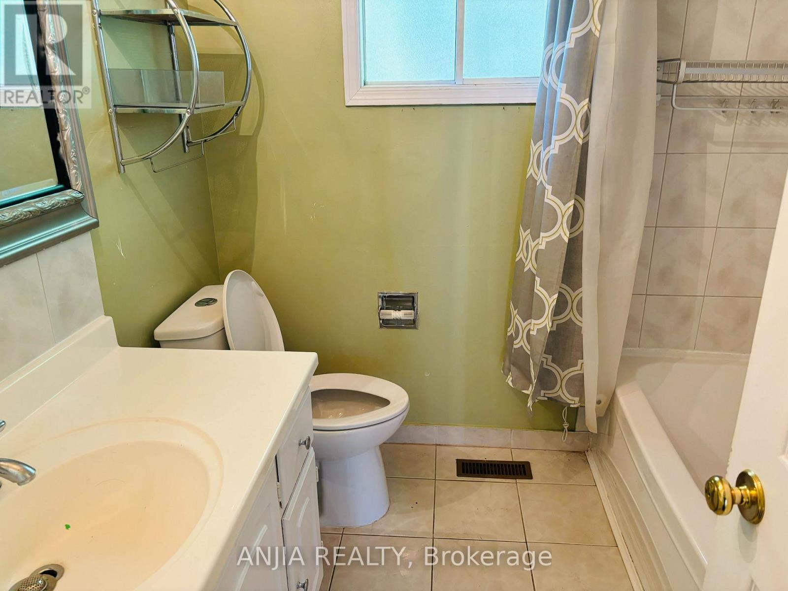 555 Raymerville Drive, Markham, Ontario  L3P 6G3 - Photo 13 - N12448158