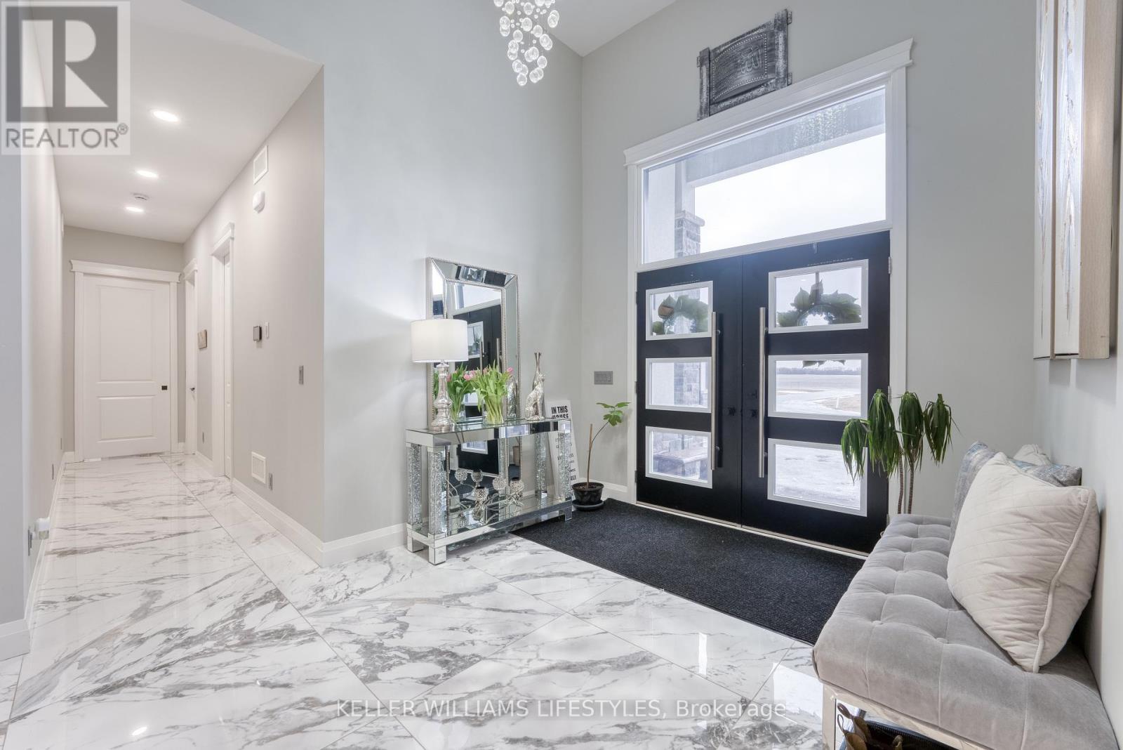 1316 Deer Run Road, Leamington, Ontario  N8H 3V7 - Photo 4 - X12448201