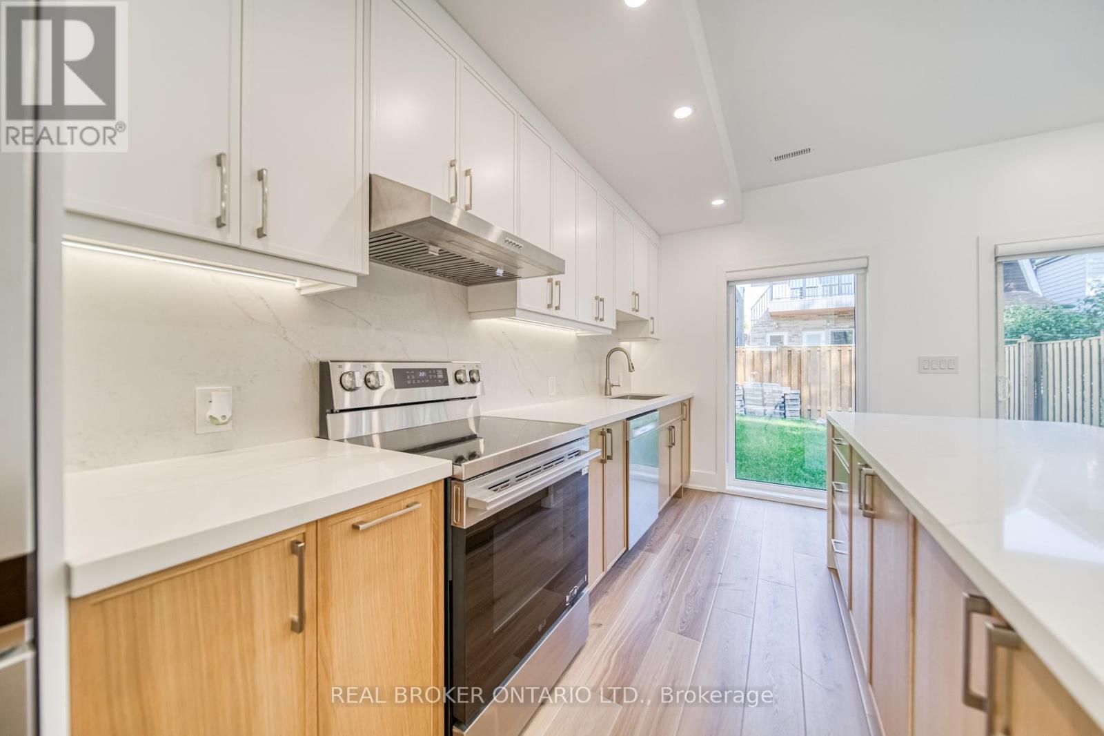 Unit L - 72 Jones Avenue, Toronto, Ontario  M4M 2Z8 - Photo 10 - E12434140