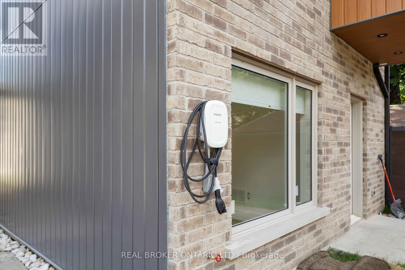 Unit L - 72 Jones Avenue, Toronto, Ontario  M4M 2Z8 - Photo 25 - E12434140