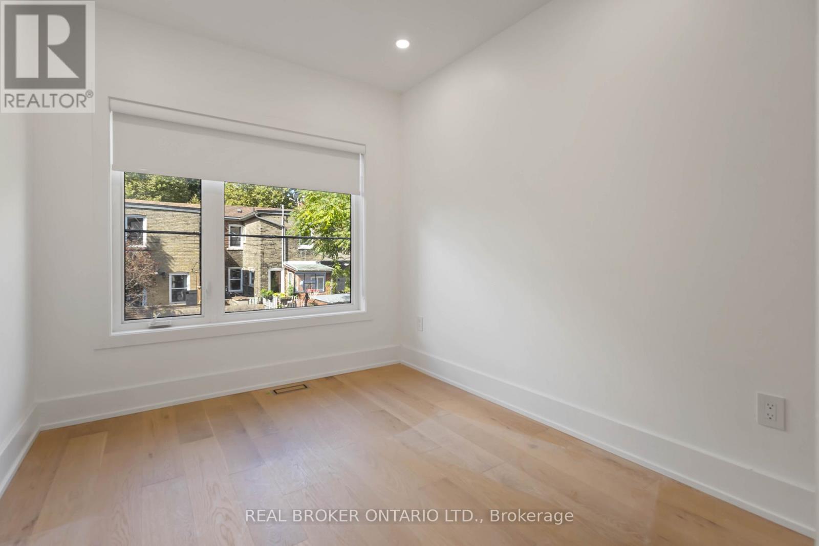 Unit L - 72 Jones Avenue, Toronto, Ontario  M4M 2Z8 - Photo 11 - E12434140